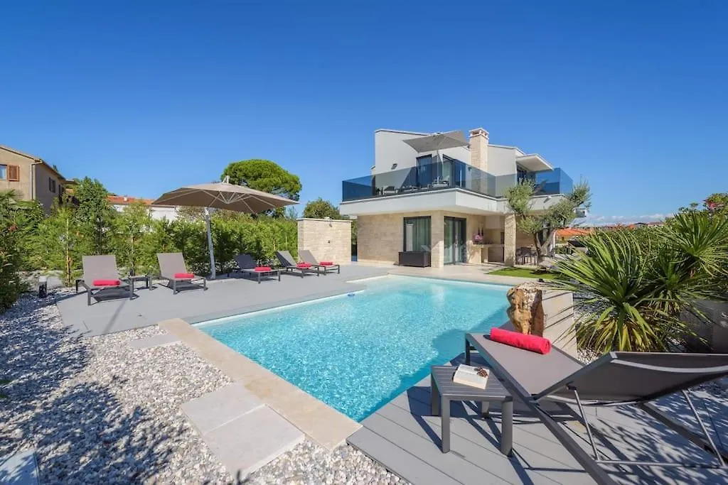 Villa Panamera Kastelir 0*,  Croatia