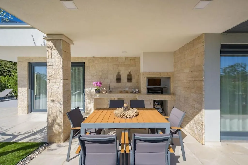 Villa Panamera Kastelir Croatia