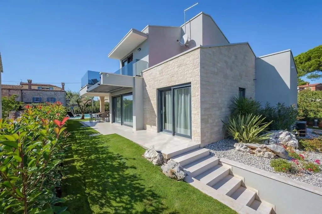 Villa Panamera Kastelir 0*,  Croatia